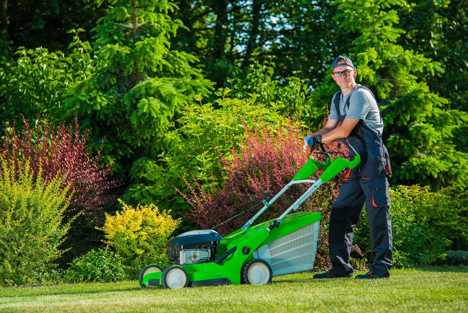 Who Came Up with the Idea of the Lawn Mower?